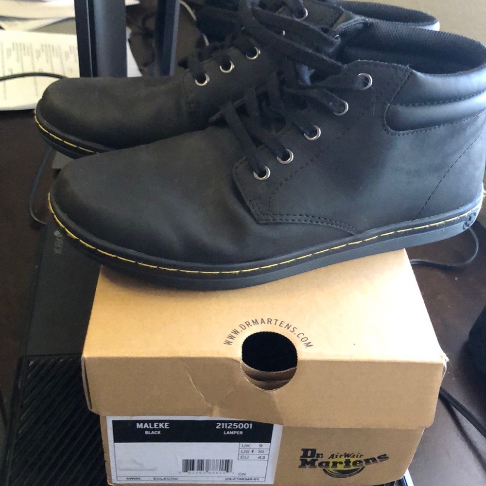 Dr. Martens Maleke men’s size 10 NWB